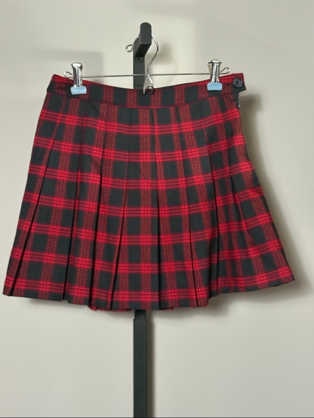 Forever 21 Small Red and Black Plaid Pleated Shirt
